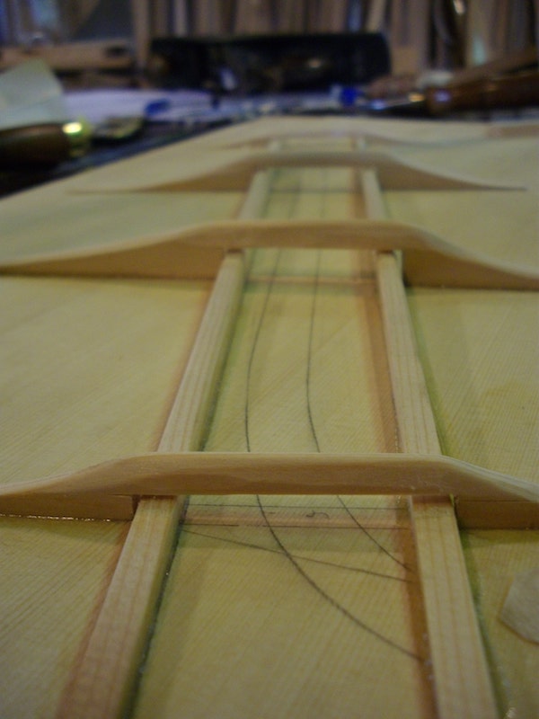 photo de construction d'un clavicorde