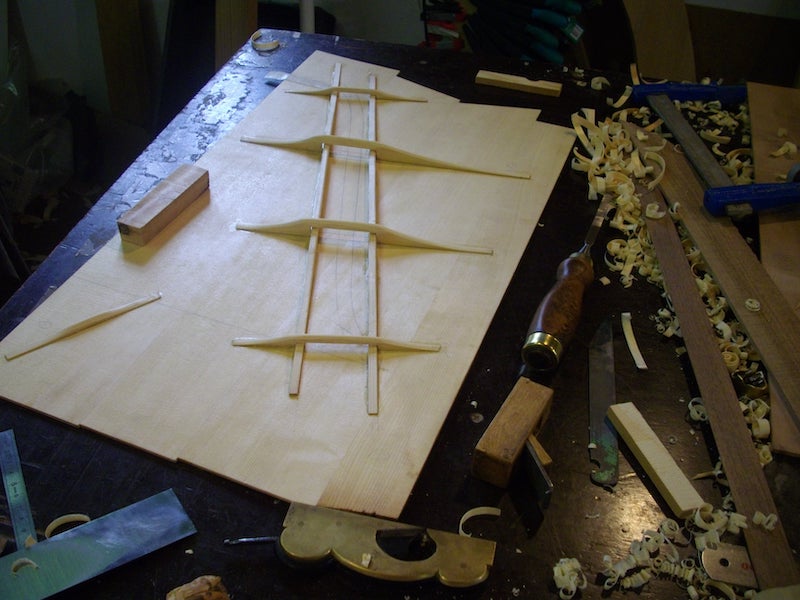 photo de construction d'un clavicorde