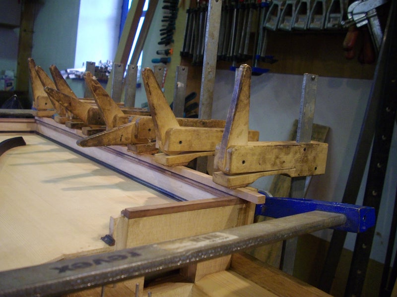 photo de construction d'un clavicorde