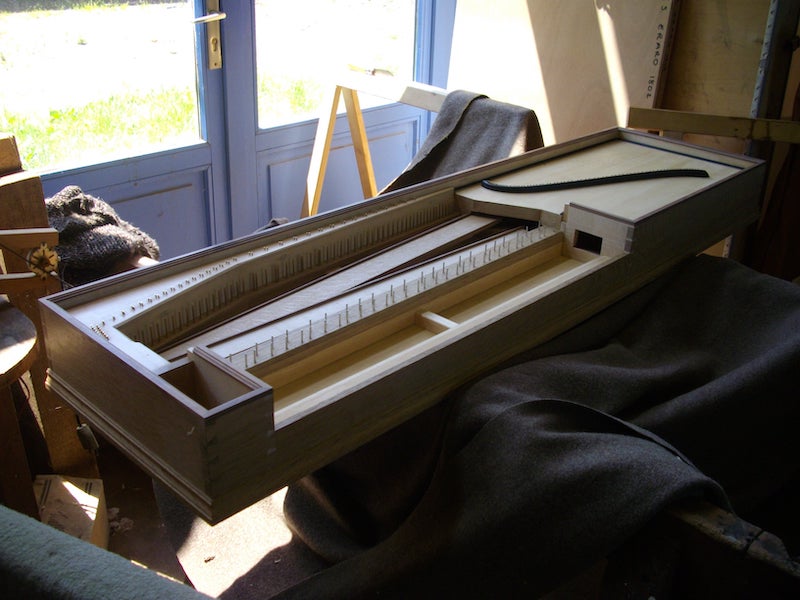 photo de construction d'un clavicorde