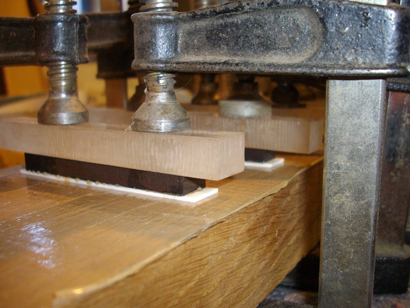 photo de construction d'un clavicorde