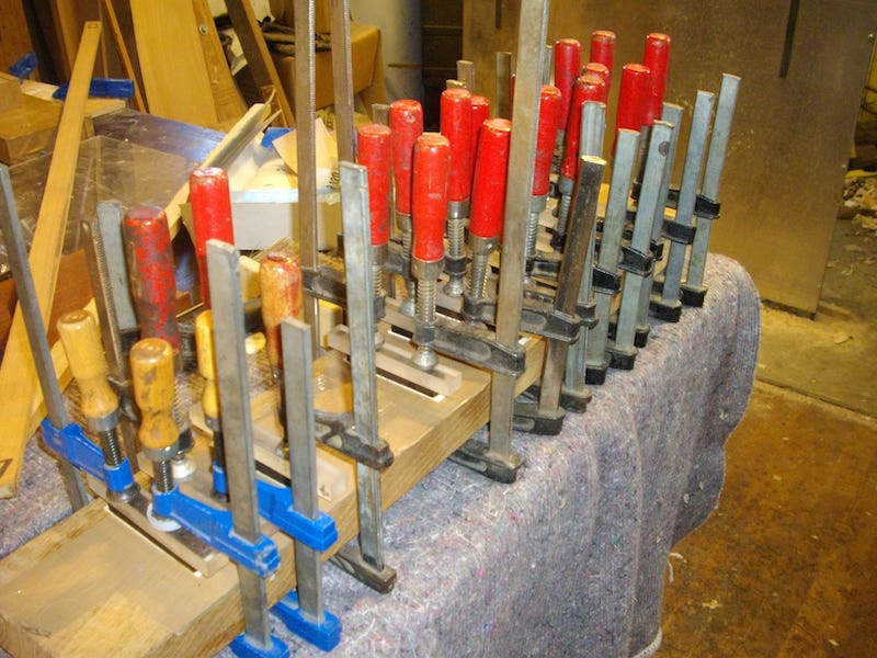 photo de construction d'un clavicorde